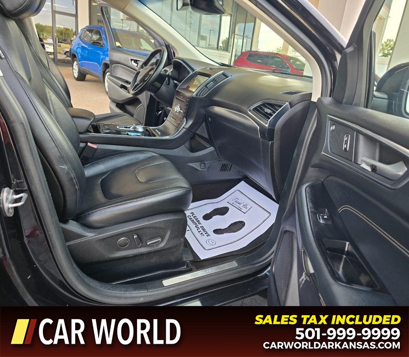 Ford Edge Vehicle Full-screen Gallery Image 12