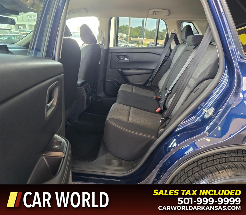 Nissan Rogue Vehicle Full-screen Gallery Image 10