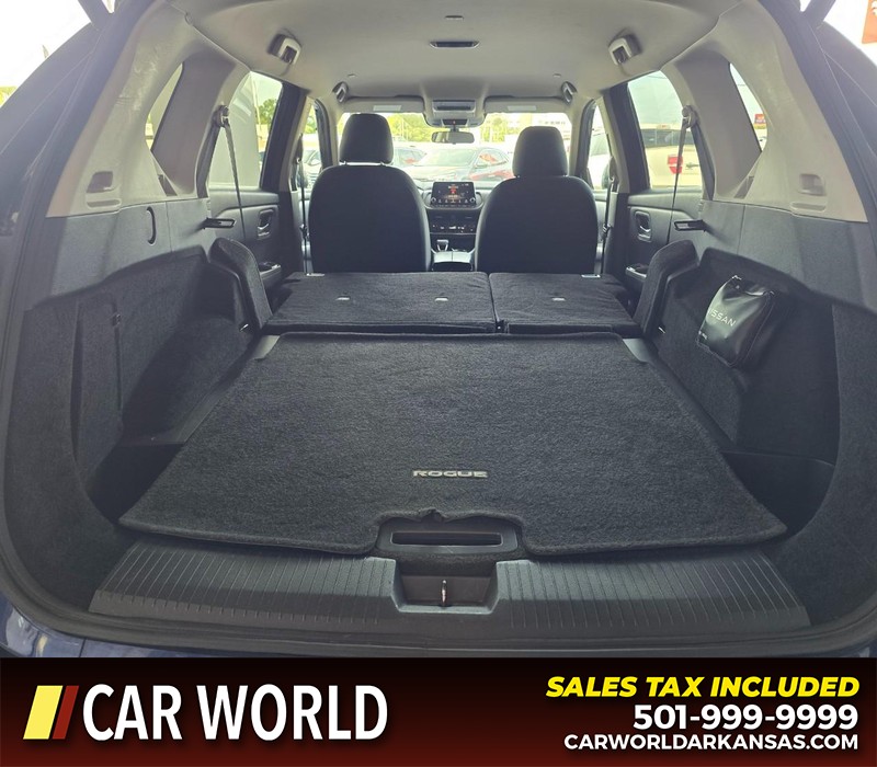 Nissan Rogue Vehicle Full-screen Gallery Image 14