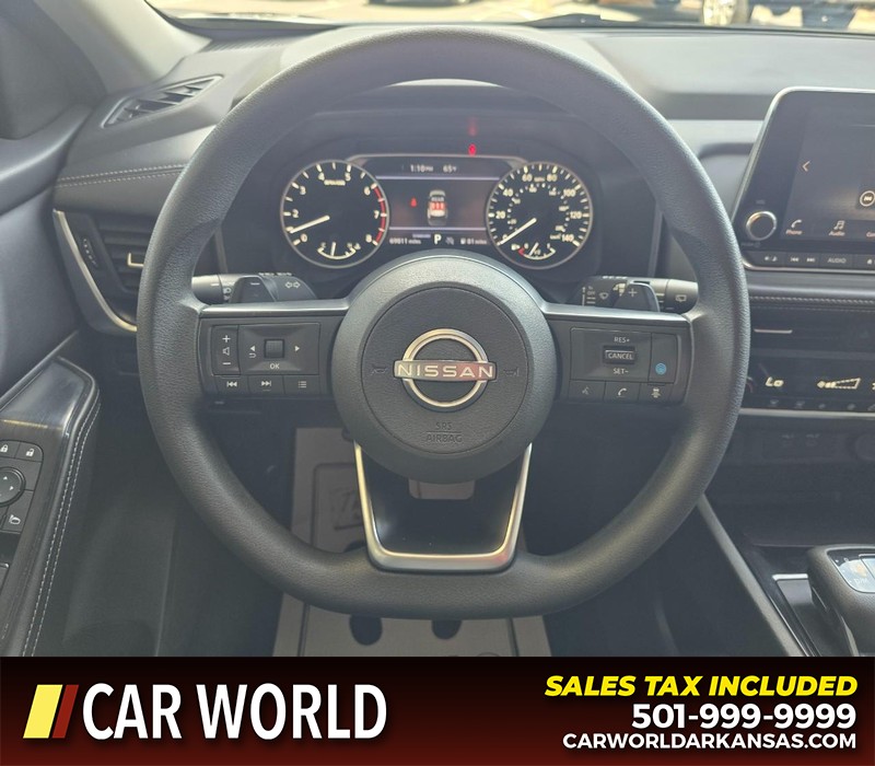 Nissan Rogue Vehicle Full-screen Gallery Image 15
