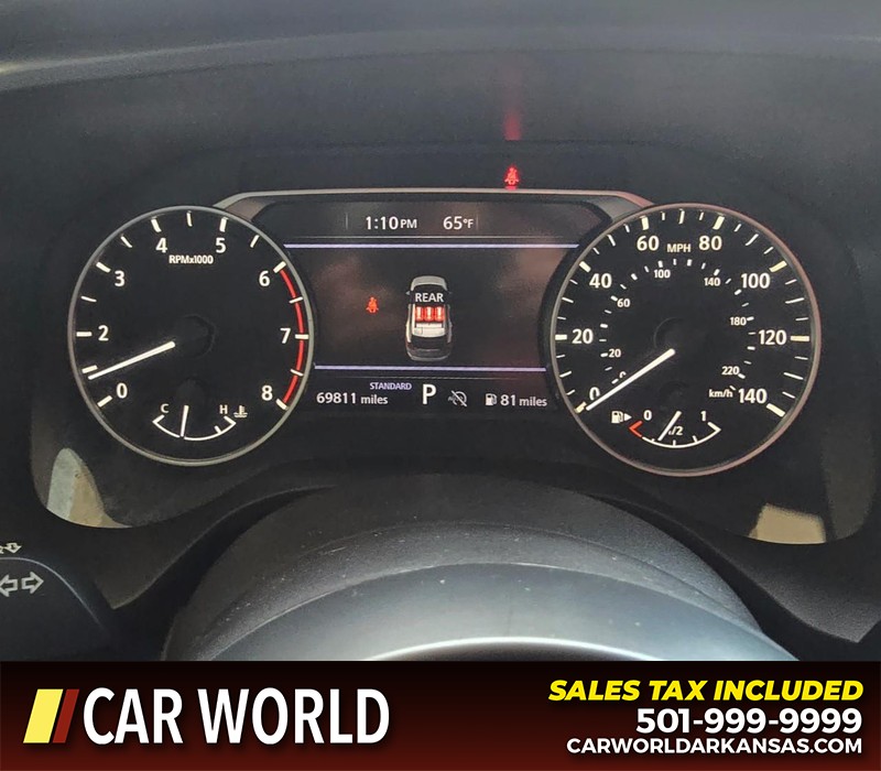 Nissan Rogue Vehicle Full-screen Gallery Image 17