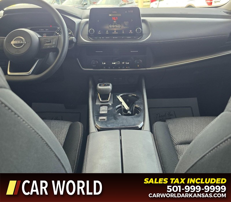 Nissan Rogue Vehicle Full-screen Gallery Image 18