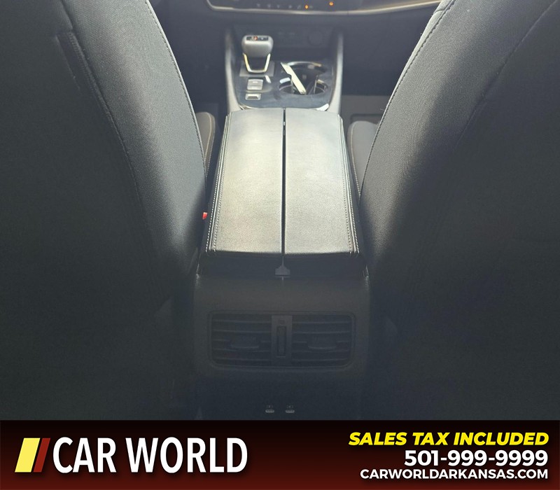 Nissan Rogue Vehicle Full-screen Gallery Image 19
