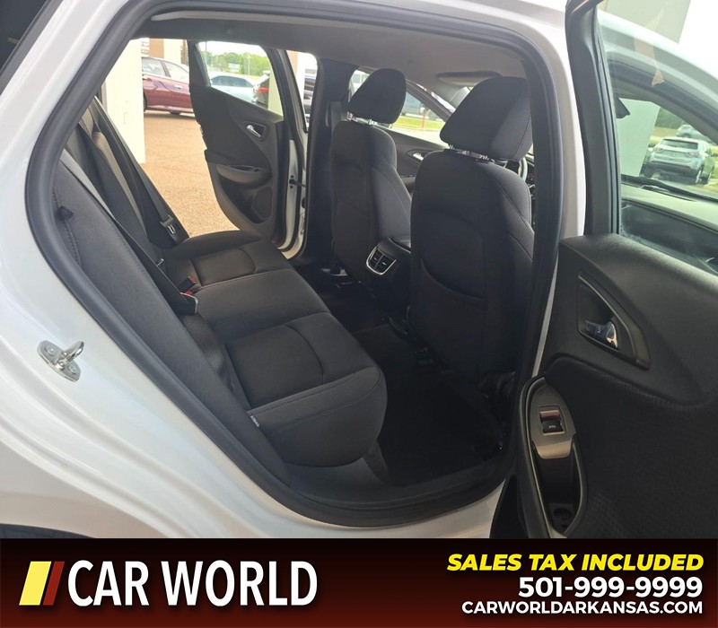 Chevrolet Malibu Vehicle Full-screen Gallery Image 12