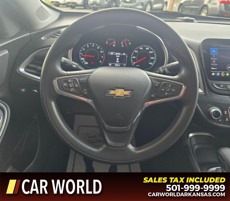 Chevrolet Malibu Vehicle Full-screen Gallery Image 15
