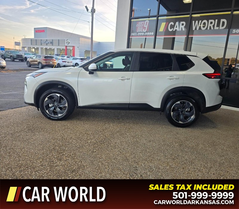 Nissan Rogue Vehicle Full-screen Gallery Image 4