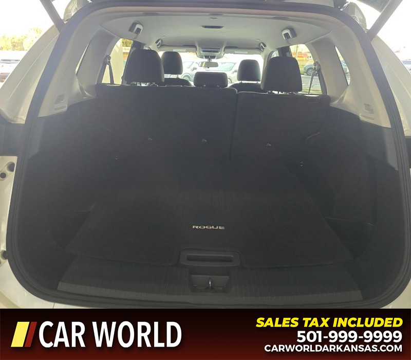 Nissan Rogue Vehicle Full-screen Gallery Image 13