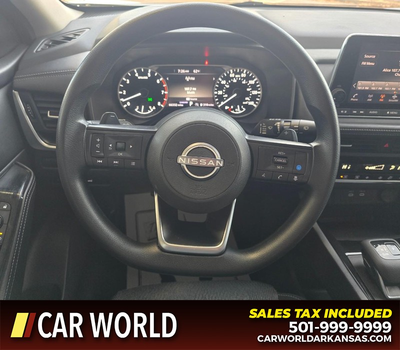 Nissan Rogue Vehicle Full-screen Gallery Image 15