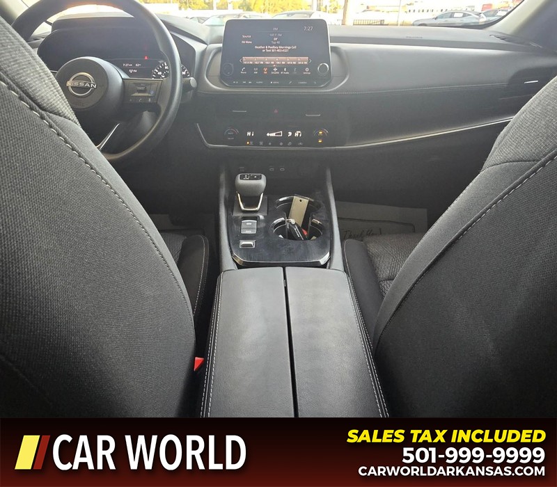 Nissan Rogue Vehicle Full-screen Gallery Image 18
