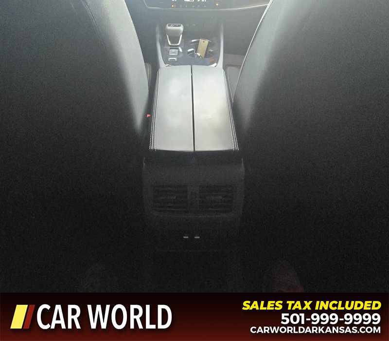 Nissan Rogue Vehicle Full-screen Gallery Image 19