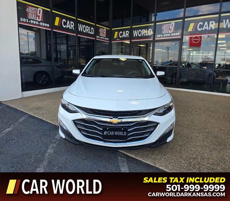 Chevrolet Malibu Vehicle Full-screen Gallery Image 2