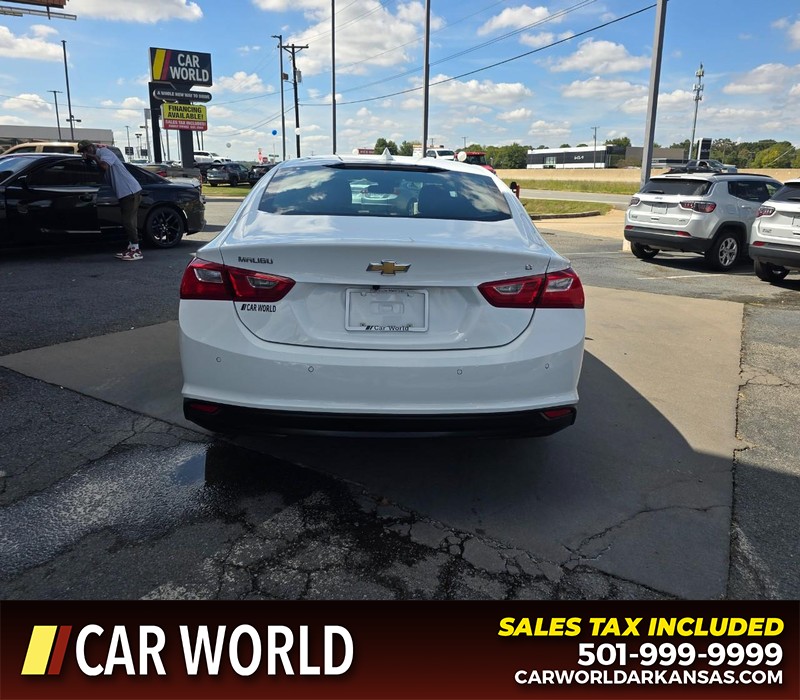 Chevrolet Malibu Vehicle Full-screen Gallery Image 5