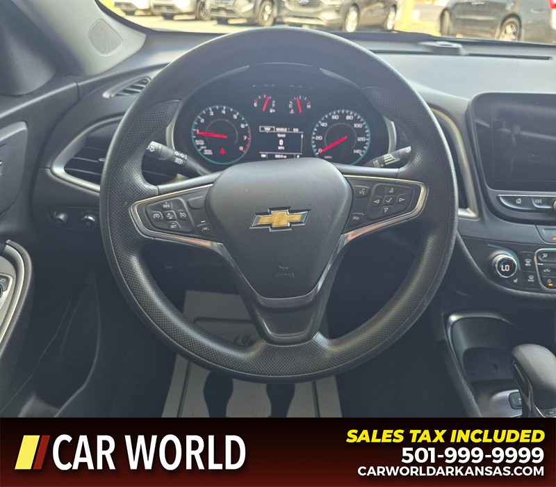 Chevrolet Malibu Vehicle Full-screen Gallery Image 15
