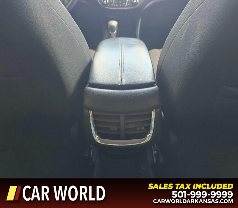 Chevrolet Malibu Vehicle Full-screen Gallery Image 19