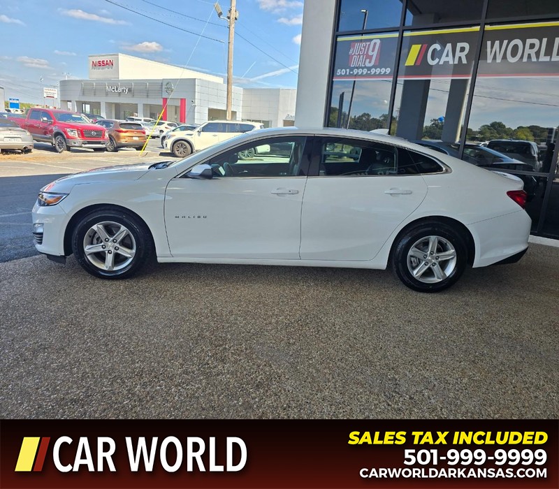Chevrolet Malibu Vehicle Full-screen Gallery Image 4