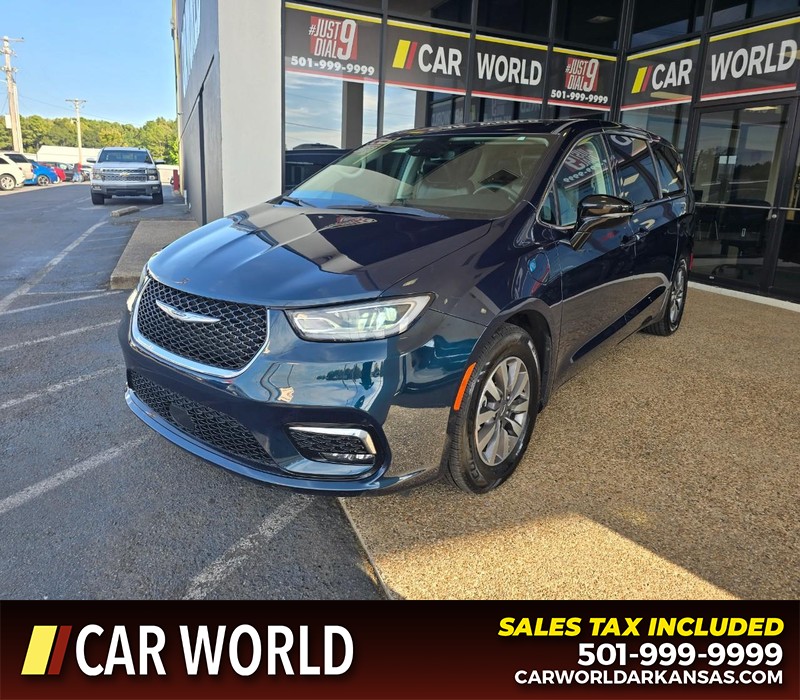 Chrysler Pacifica Vehicle Full-screen Gallery Image 3