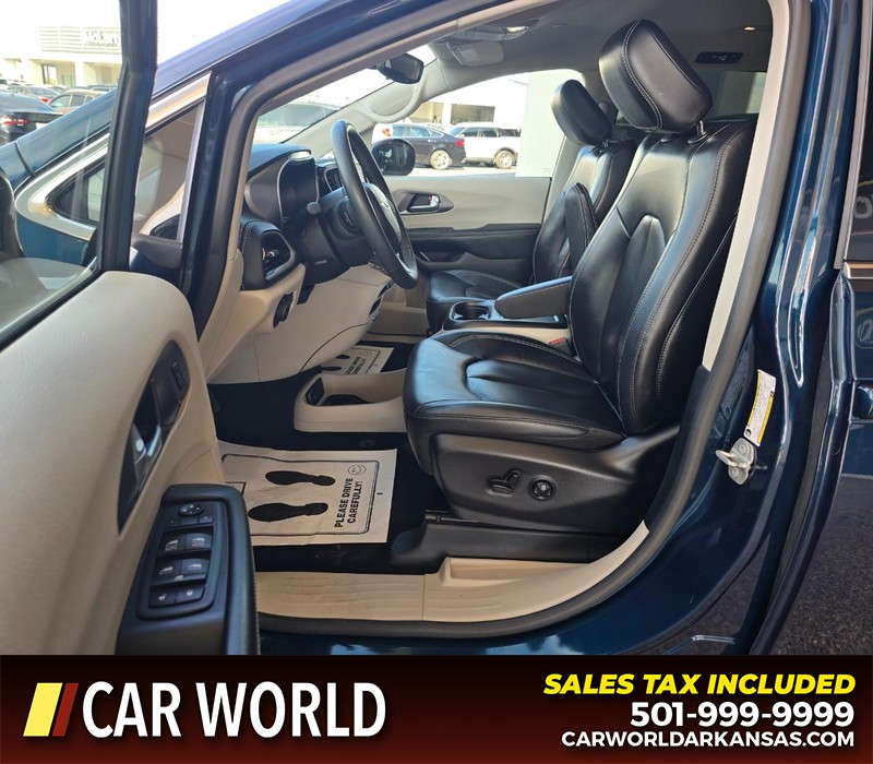 Chrysler Pacifica Vehicle Full-screen Gallery Image 9
