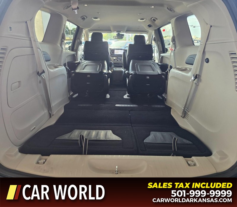 Chrysler Pacifica Vehicle Full-screen Gallery Image 19