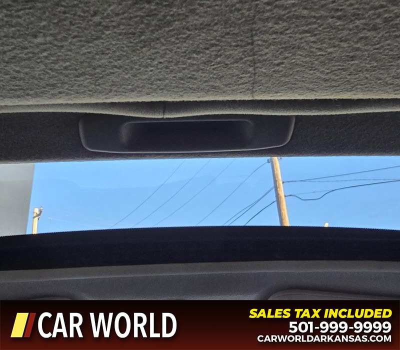 Nissan Juke Vehicle Full-screen Gallery Image 19