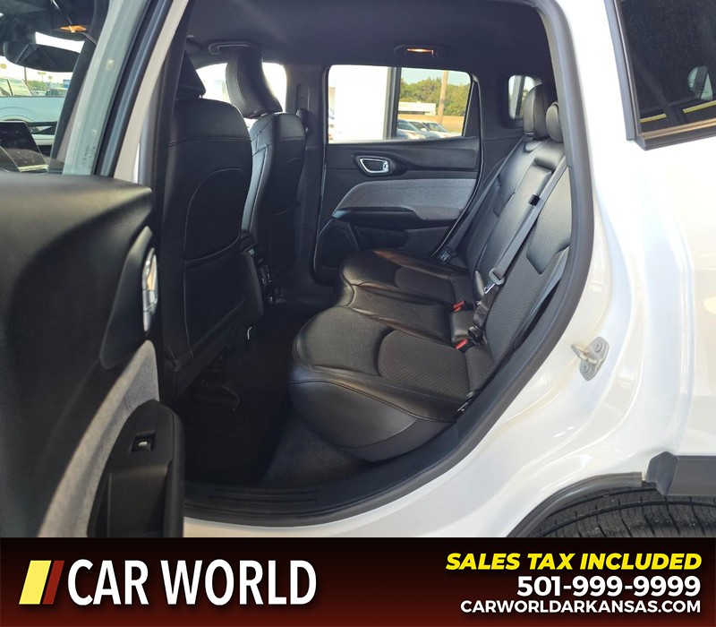 Jeep Compass Vehicle Full-screen Gallery Image 10
