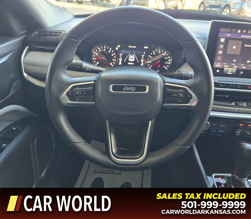 Jeep Compass Vehicle Full-screen Gallery Image 15