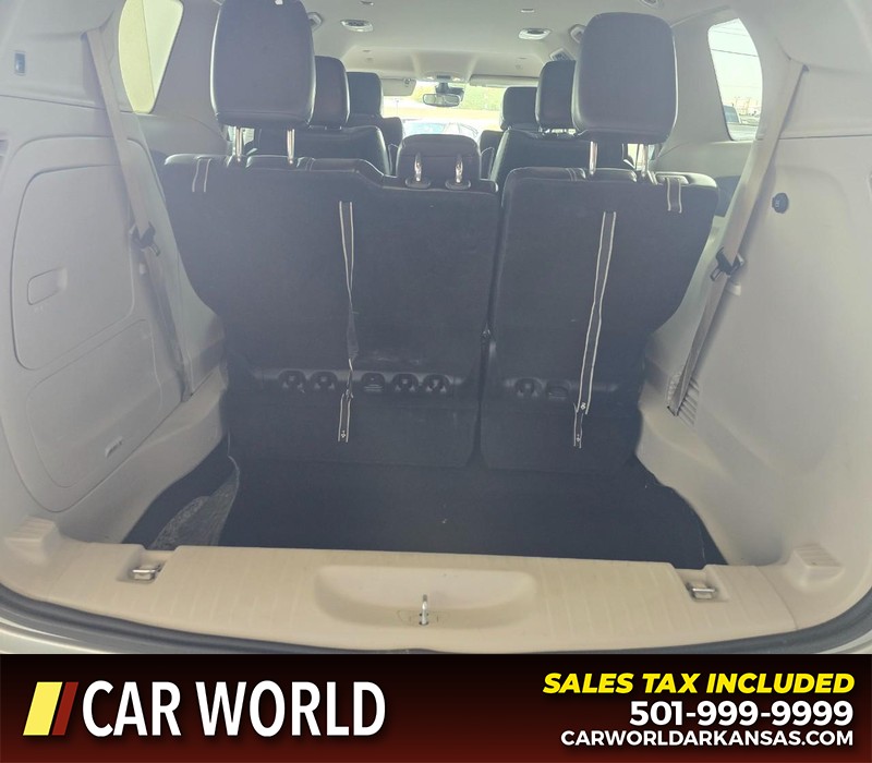 Chrysler Pacifica Vehicle Full-screen Gallery Image 15