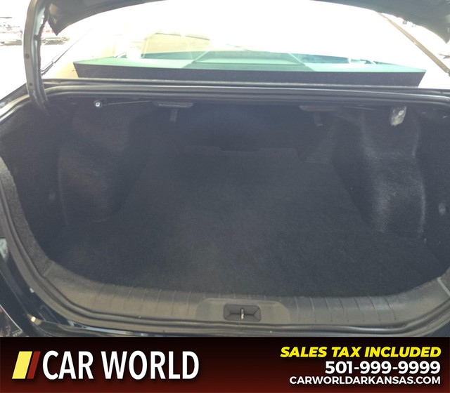 Nissan Altima Vehicle Full-screen Gallery Image 13