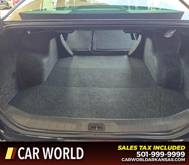 Nissan Altima Vehicle Full-screen Gallery Image 14