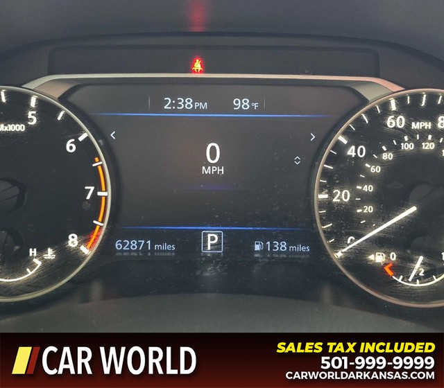 Nissan Altima Vehicle Full-screen Gallery Image 16