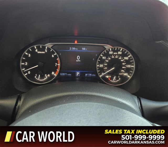 Nissan Altima Vehicle Full-screen Gallery Image 17