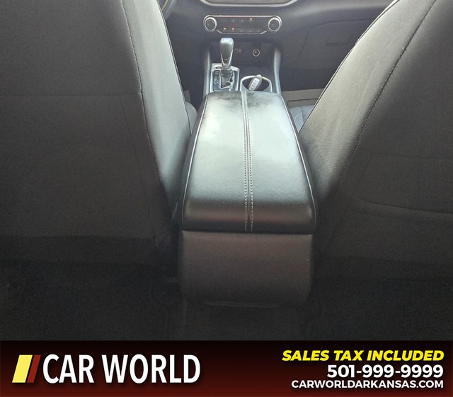 Nissan Altima Vehicle Full-screen Gallery Image 19