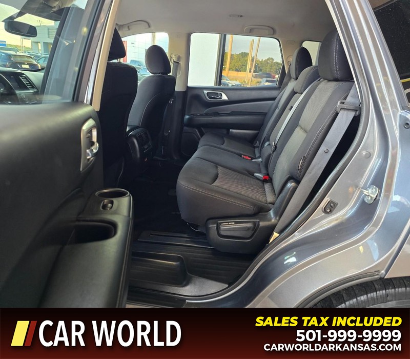 Nissan Pathfinder Vehicle Full-screen Gallery Image 10