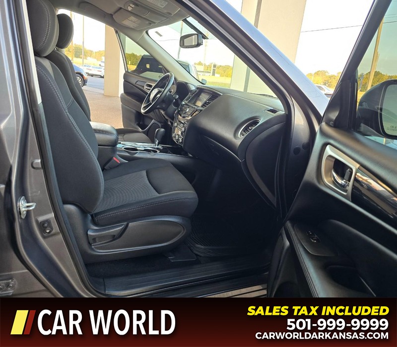 Nissan Pathfinder Vehicle Full-screen Gallery Image 12