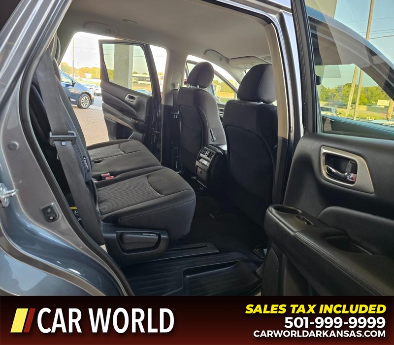Nissan Pathfinder Vehicle Full-screen Gallery Image 13