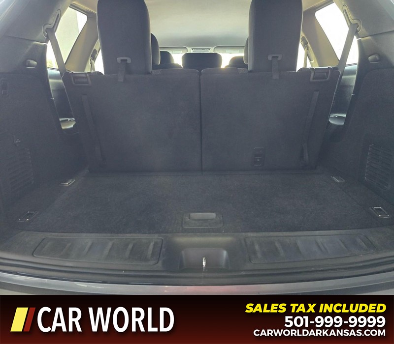 Nissan Pathfinder Vehicle Full-screen Gallery Image 15