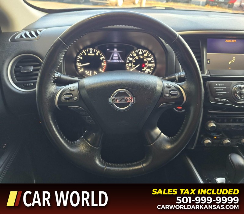 Nissan Pathfinder Vehicle Full-screen Gallery Image 18