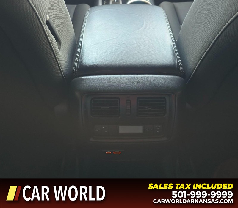 Nissan Pathfinder Vehicle Full-screen Gallery Image 22