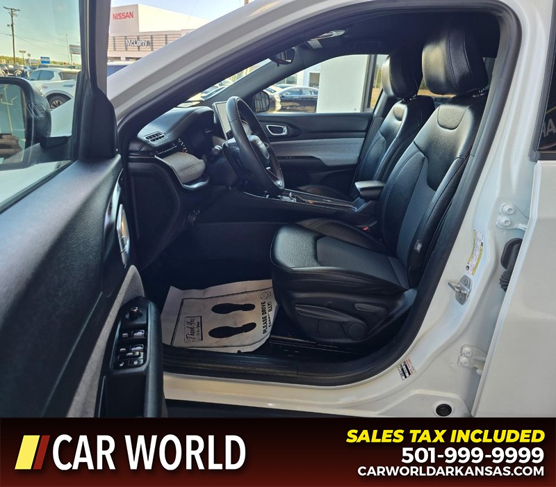 Jeep Compass Vehicle Full-screen Gallery Image 8