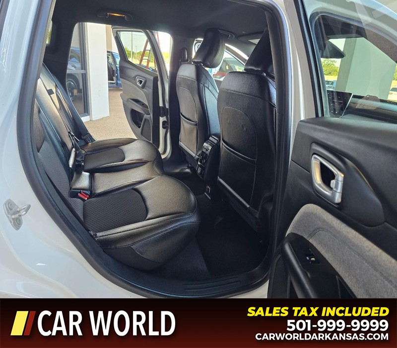 Jeep Compass Vehicle Full-screen Gallery Image 12