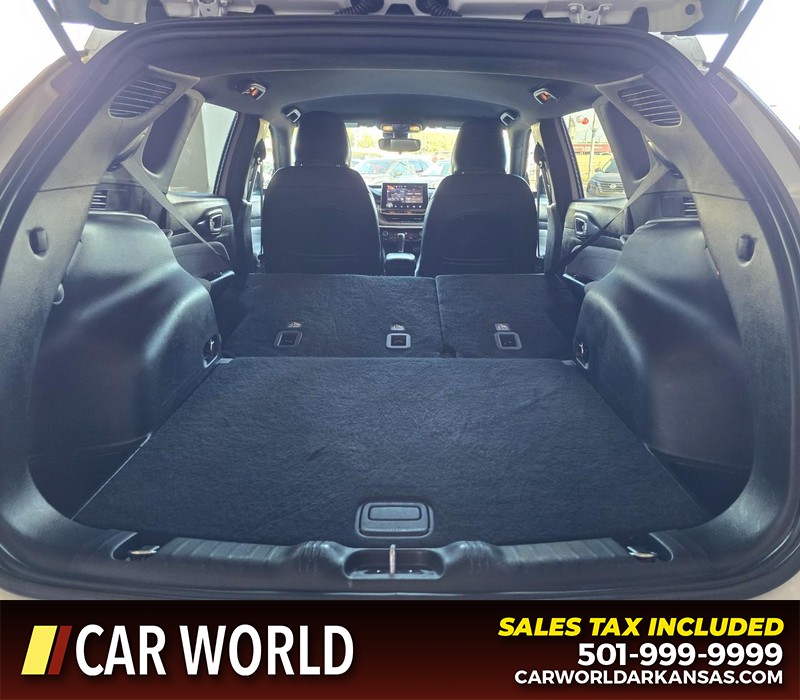 Jeep Compass Vehicle Full-screen Gallery Image 14