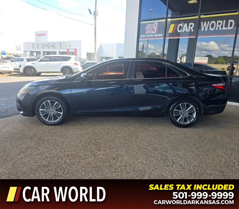 Toyota Camry Vehicle Full-screen Gallery Image 4