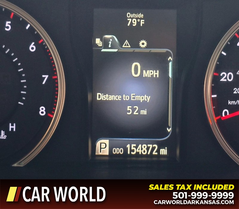 Toyota Camry Vehicle Full-screen Gallery Image 16