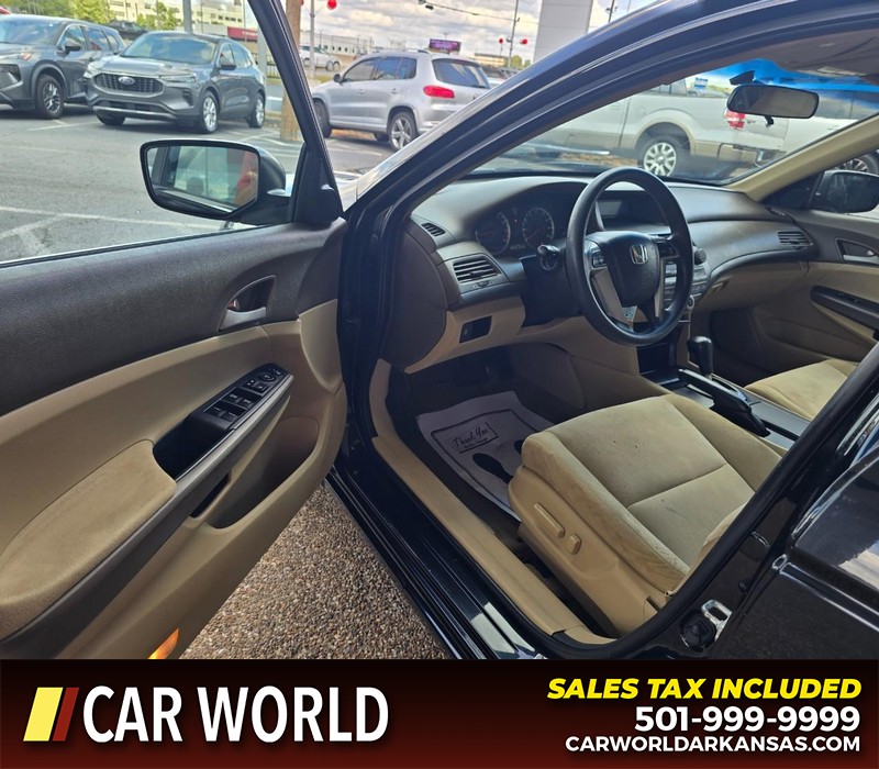 Honda Accord Sedan Vehicle Full-screen Gallery Image 7
