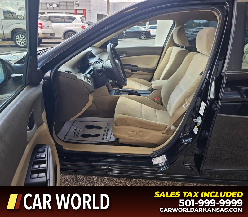 Honda Accord Sedan Vehicle Full-screen Gallery Image 8