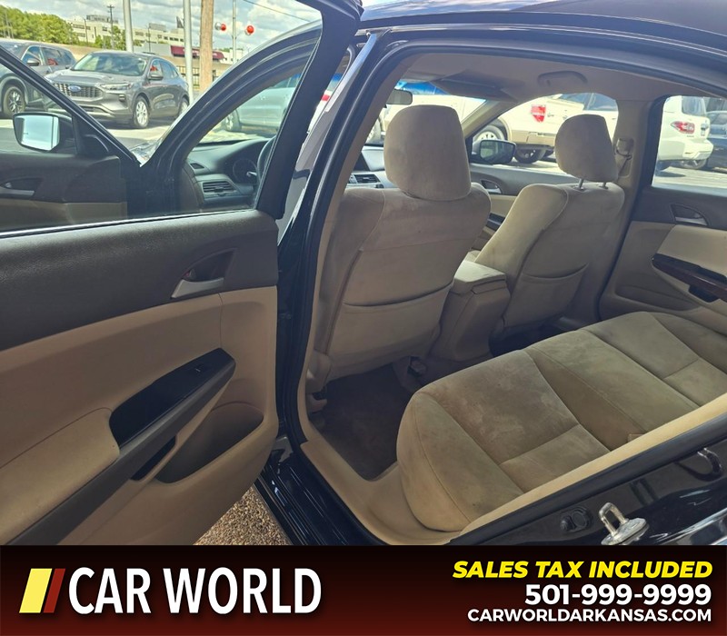 Honda Accord Sedan Vehicle Full-screen Gallery Image 9