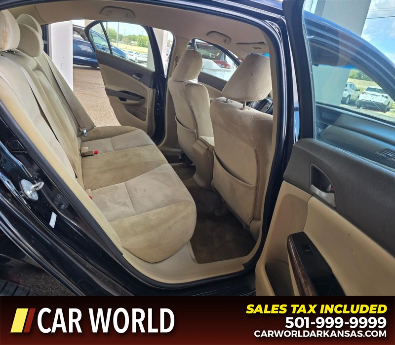 Honda Accord Sedan Vehicle Full-screen Gallery Image 12
