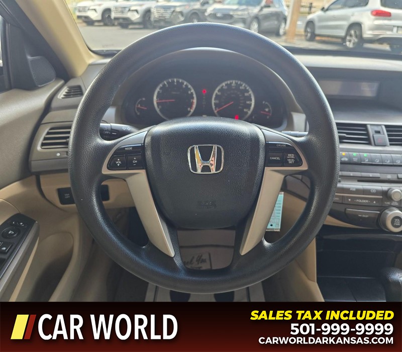 Honda Accord Sedan Vehicle Full-screen Gallery Image 14