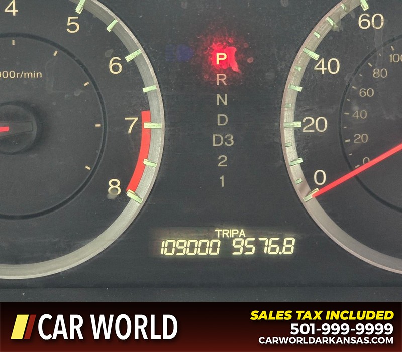 Honda Accord Sedan Vehicle Full-screen Gallery Image 15