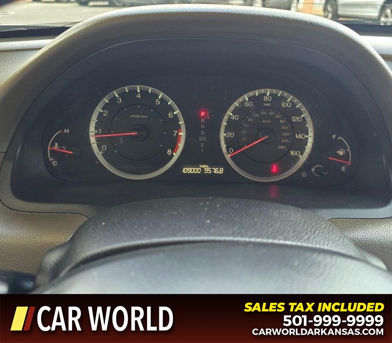 Honda Accord Sedan Vehicle Full-screen Gallery Image 16