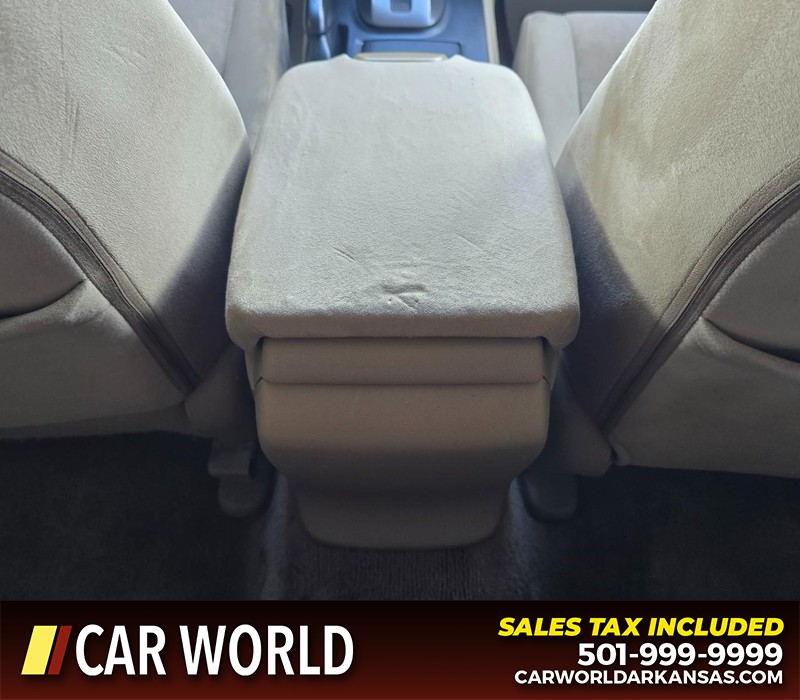 Honda Accord Sedan Vehicle Full-screen Gallery Image 18
